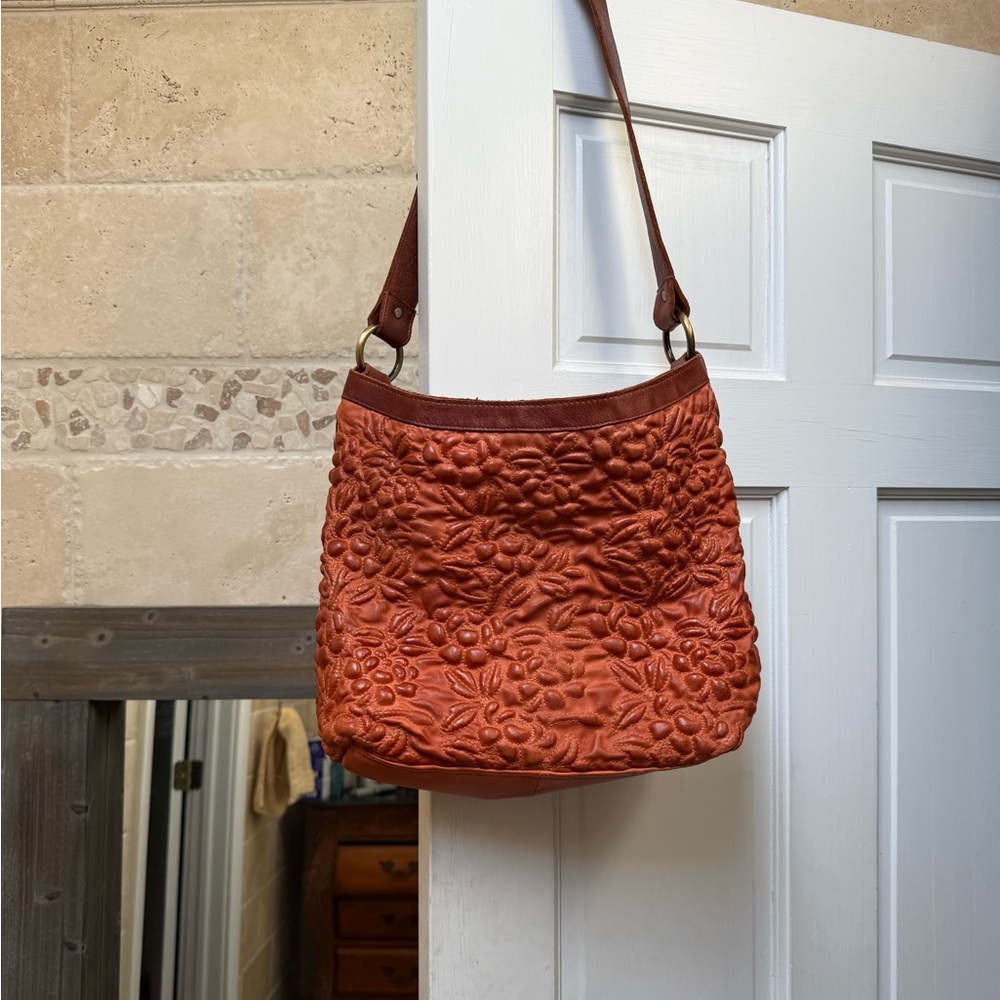 Chic Floral Embossed Leather Shoulder Bag